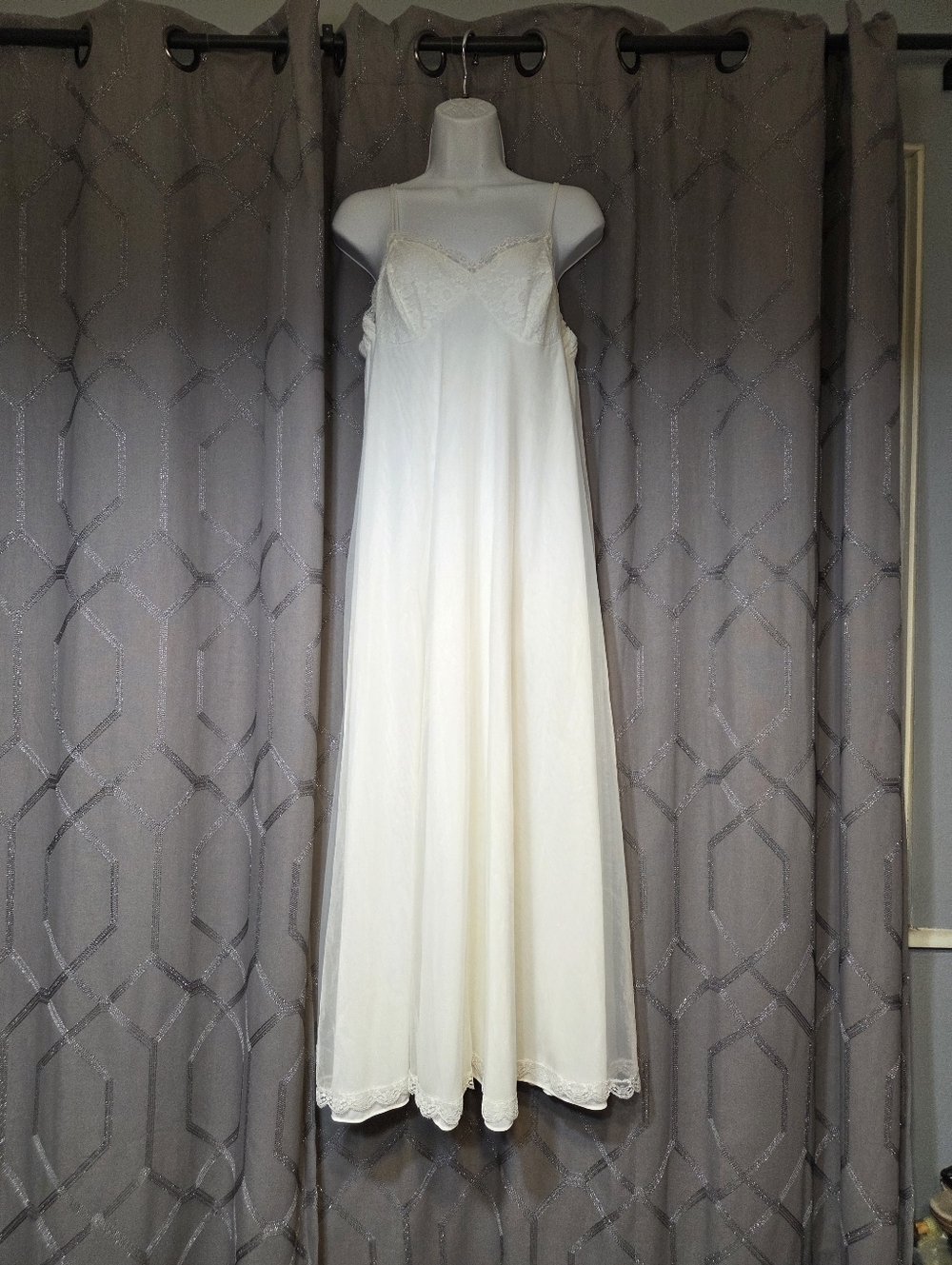 Vintage 60s Cream Sheer Chiffon Warners Nightgown S